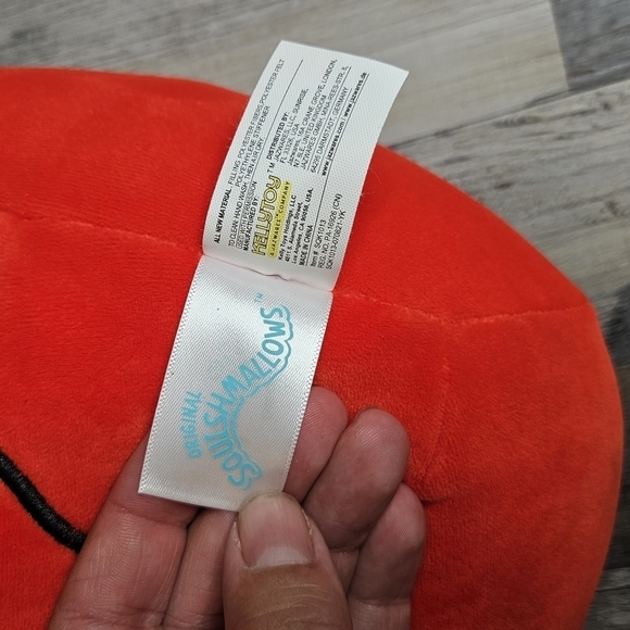 Disney Mickey Mouse x Squishmallow - Picture 4 of 7